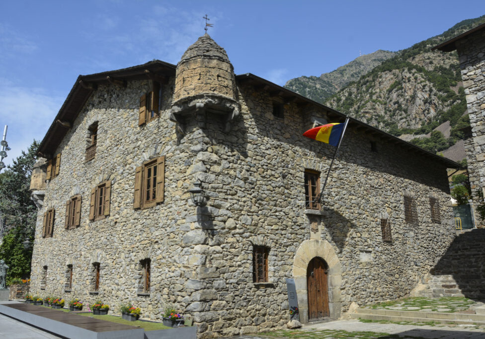 Casa de la vall Andorra by nomadic paki